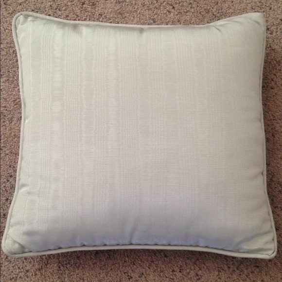 Set of 3 Pastel Pillows - Picture 9 of 10